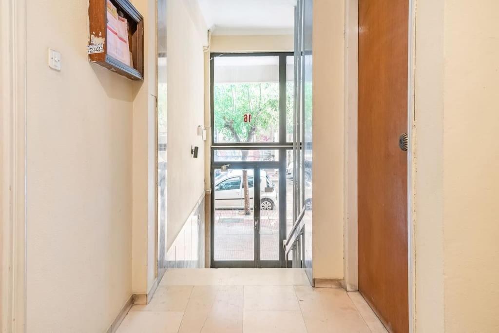 Chic Apt Near Acropolis - Avdi Square Athens Exterior photo